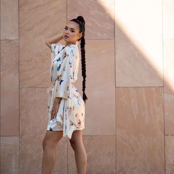 Handmade Satin Butterfly Robe - Picture 3 of 8